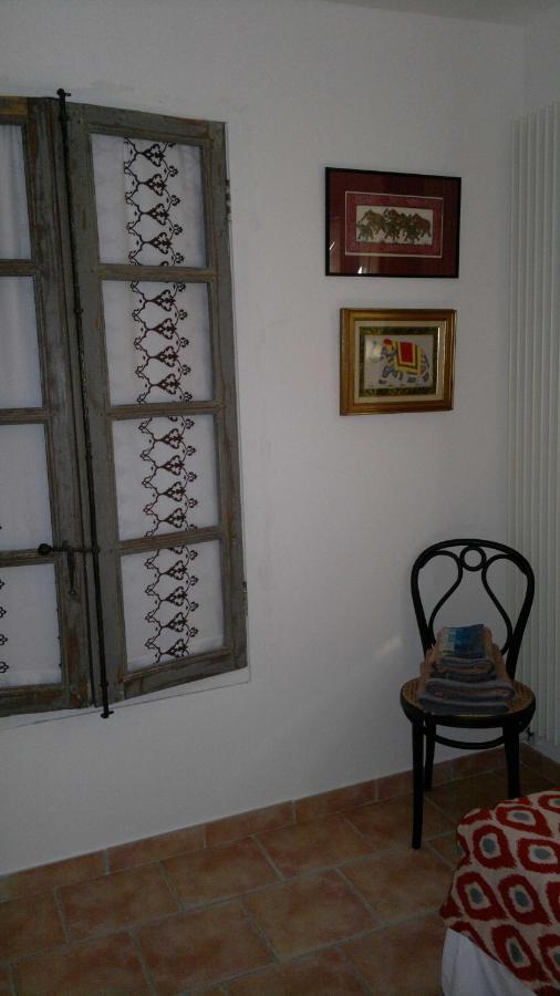 A L'Est D'Uzes Villa Saint-Siffret Rum bild