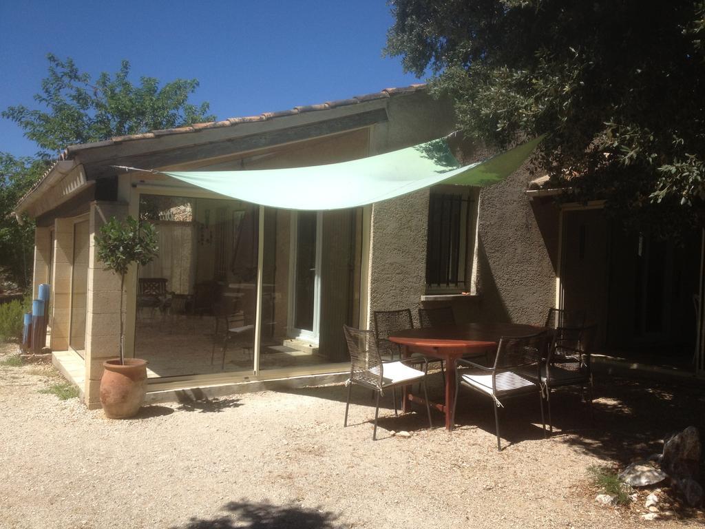 A L'Est D'Uzes Villa Saint-Siffret Rum bild
