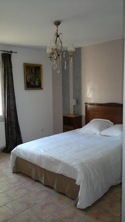 A L'Est D'Uzes Villa Saint-Siffret Rum bild