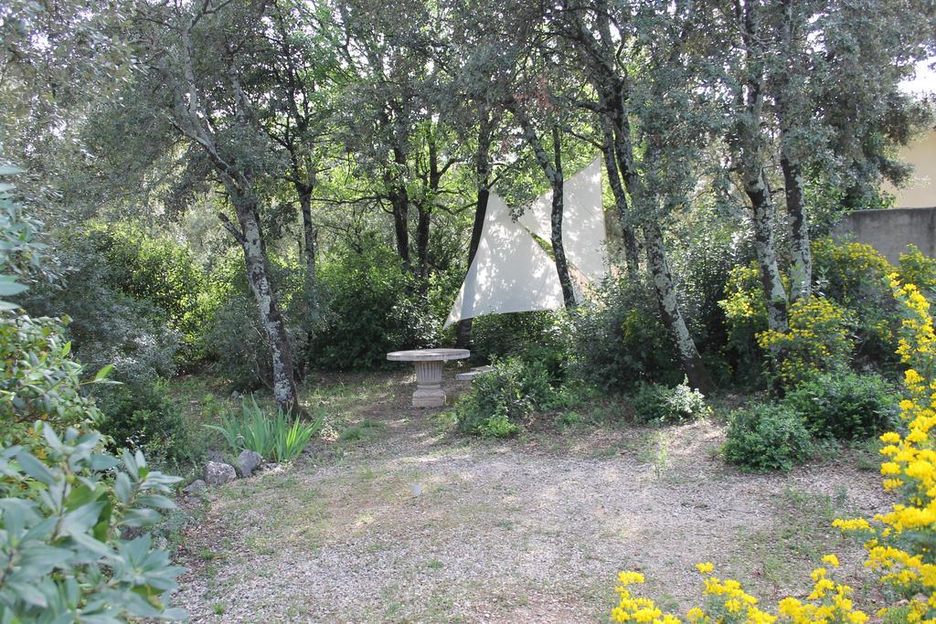 A L'Est D'Uzes Villa Saint-Siffret Exteriör bild